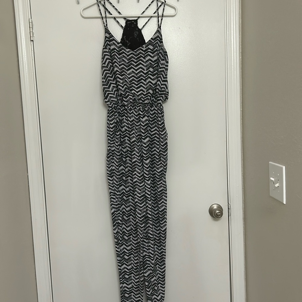 Women’s Black and White Chevron Pattern Jumpsuit